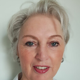 Claudia van den Hoven